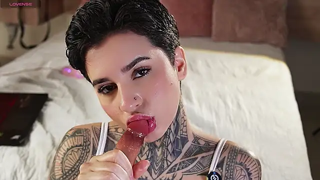 AliceShazaham  online show from March 7, 2026, 4:48 pm