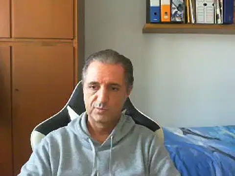 Snapshot of lliuk70mi chatting on December 23, 2024, 2:07 pm lliuk70mi online show from December 23, 2024, 2:07 pm