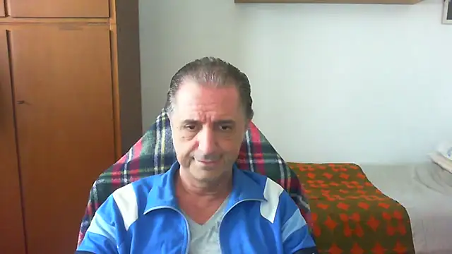 lliuk70mi online show from May 18, 2026, 12:00 pm