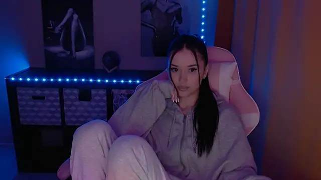 AlisaLink online show from February 21, 2025, 7:43 pm