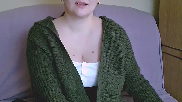 ChubbyMaia online show from March 3, 2025, 12:27 pm