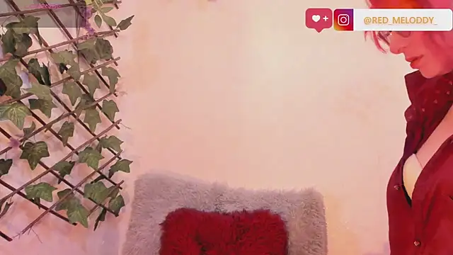 RedMeloddy online show from October 14, 2025, 7:36 pm