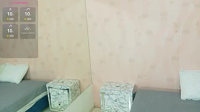 littleebonymommy online show from November 4, 2025, 2:54 am