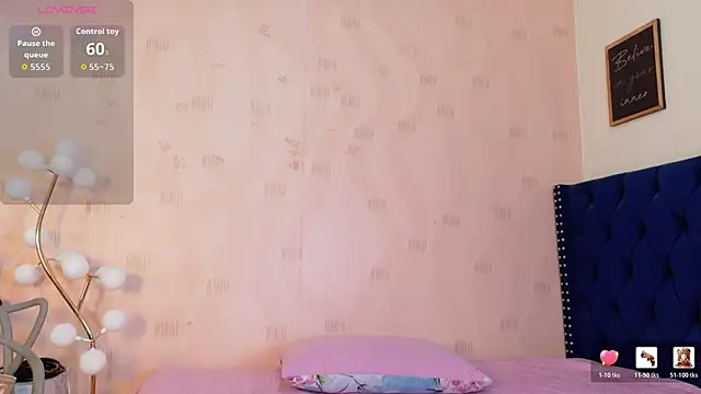 Snapshot of littleebonymommy chatting on February 28, 2026, 6:53 pm littleebonymommy online show from February 28, 2026, 6:53 pm