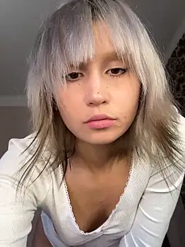 bigbabykiki online show from October 25, 2025, 4:35 pm