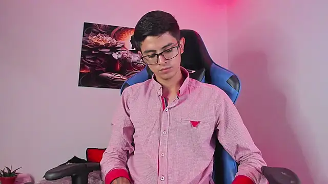 Snapshot of Ethan_Sai___ chatting on February 7, 2025, 11:45 pm Ethan Sai online show from February 7, 2025, 11:45 pm