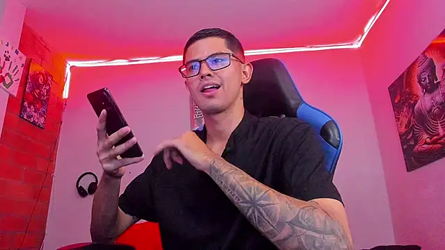 Snapshot of Ethan_Sai___ chatting on October 16, 2025, 2:23 am Ethan Sai online show from October 16, 2025, 2:23 am