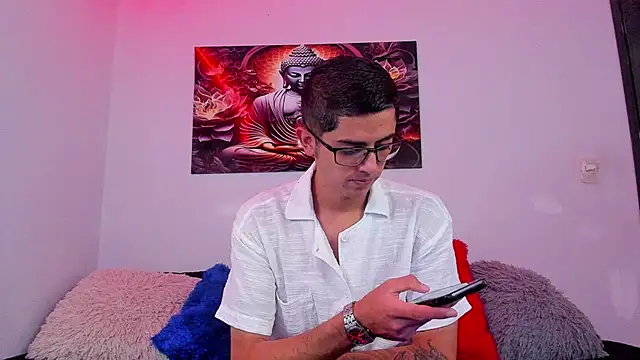 Snapshot of Ethan_Sai___ chatting on October 28, 2025, 9:17 pm Ethan Sai online show from October 28, 2025, 9:17 pm