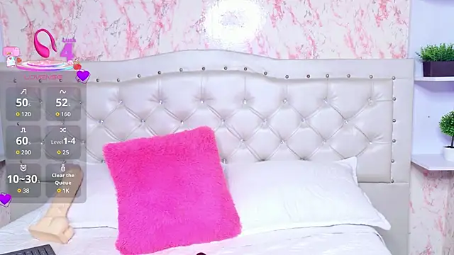 cute mia23 online show from June 2, 2026, 5:48 pm