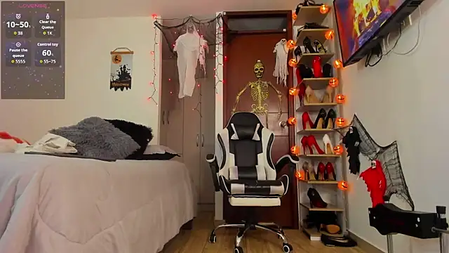 Snapshot of SophieBaker__ chatting on October 3, 2025, 3:14 am SophieBaker online show from October 3, 2025, 3:14 am