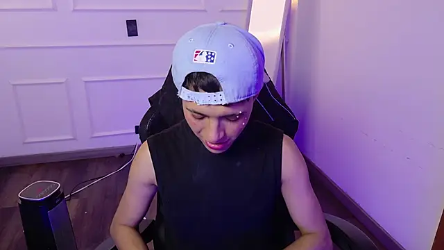 Snapshot of Justyn_Ross chatting on October 6, 2025, 8:01 am Justyn Ross online show from October 6, 2025, 8:01 am