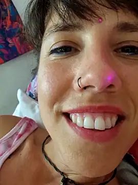 Lyrass online show from April 17, 2026, 4:21 pm