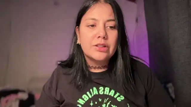 Snapshot of LisaTuspia chatting on October 30, 2025, 2:24 am LisaTuspia online show from October 30, 2025, 2:24 am