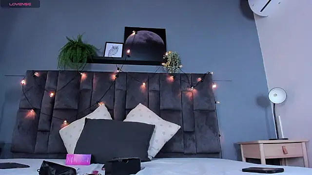 DulceAurora   online show from January 18, 2026, 11:25 am