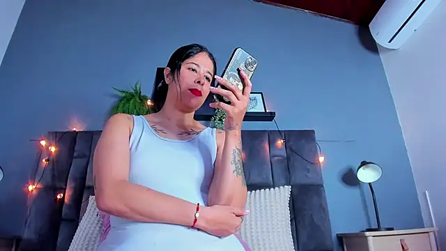 Snapshot of DulceAurora__ chatting on July 13, 2026, 1:19 am DulceAurora online show from July 13, 2026, 1:19 am