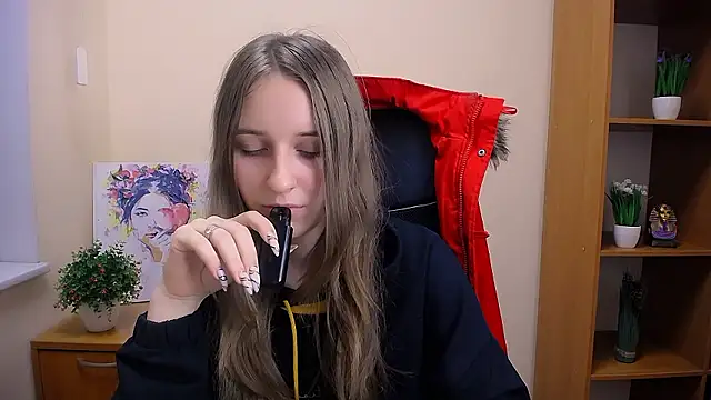  Nicole new online show from December 3, 2024, 9:33 am