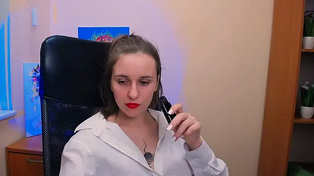  Nicole new online show from February 17, 2025, 4:04 pm