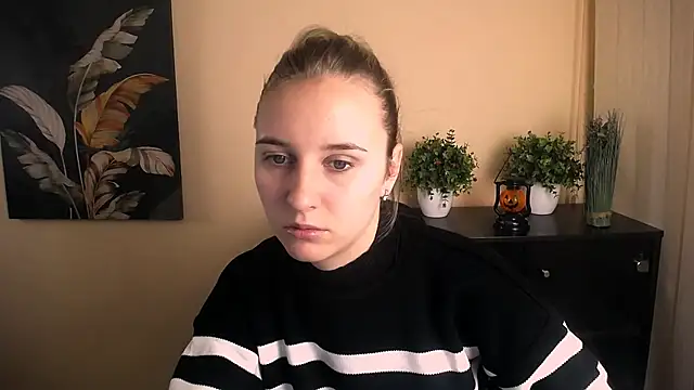  Nicole new online show from October 30, 2025, 9:22 am