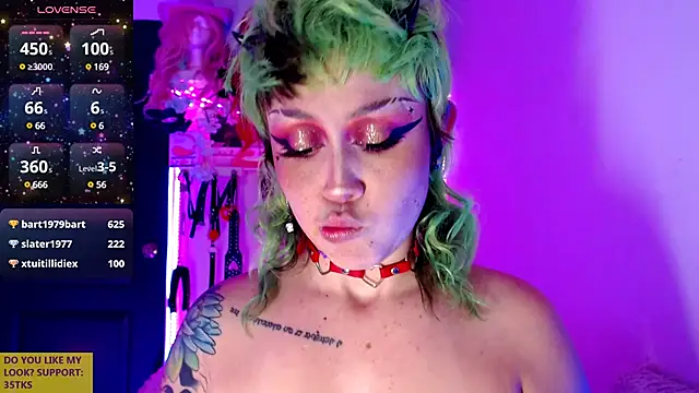 Snapshot of rosse_ivy chatting on December 5, 2024, 6:44 pm rosse ivy online show from December 5, 2024, 6:44 pm