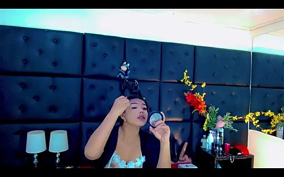 Isalombardi online show from April 7, 2026, 2:12 am