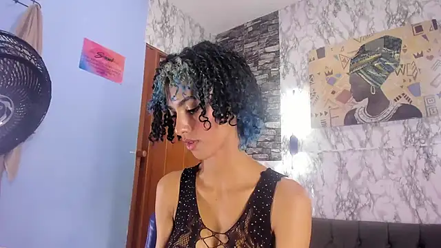 Snapshot of Queen_Cuarxxo chatting on February 1, 2025, 3:08 am Queen Cuarxxo online show from February 1, 2025, 3:08 am