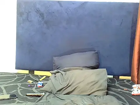 ReginaStar16 online show from April 7, 2026, 8:20 pm