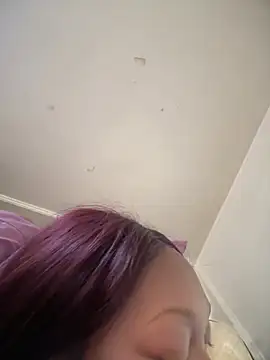 honeybrow online show from April 21, 2026, 6:01 pm