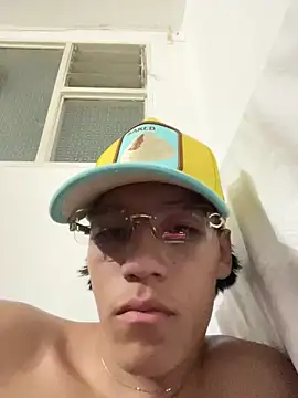 Snapshot of CRYBYT9 chatting on November 27, 2025, 2:35 am CRYBYT9 online show from November 27, 2025, 2:35 am