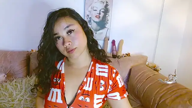 hinataleecs online show from December 27, 2024, 11:42 pm