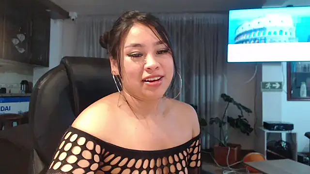 hinataleecs online show from February 22, 2025, 9:01 am