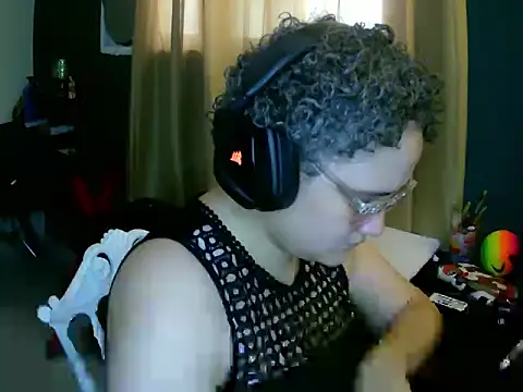 Snapshot of lolalicious_7583 chatting on February 4, 2026, 4:46 pm lolalicious 7583 online show from February 4, 2026, 4:46 pm