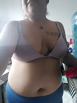 EmpaticBolillo online show from February 23, 2026, 8:06 pm