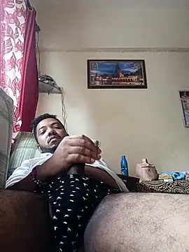 Snapshot of Mmm992170 chatting on October 7, 2025, 4:31 am Mmm992170 online show from October 7, 2025, 4:31 am