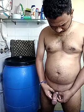 Snapshot of Mmm992170 chatting on November 6, 2025, 5:08 am Mmm992170 online show from November 6, 2025, 5:08 am