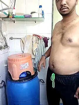 Mmm992170 online show from April 15, 2026, 6:42 am