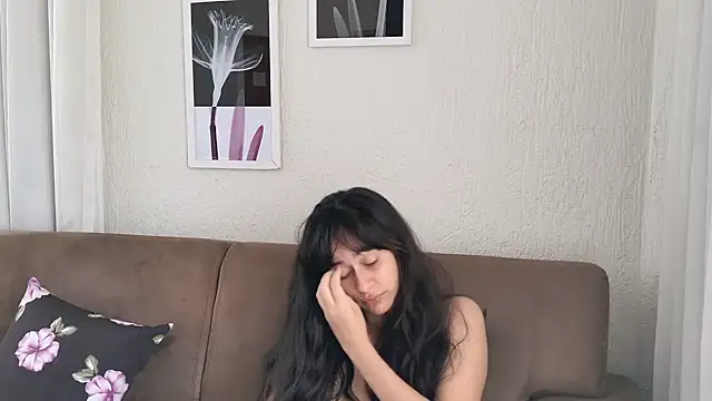 Snapshot of Blue_butterfly chatting on January 9, 2025, 11:36 am Blue butterfly online show from January 9, 2025, 11:36 am