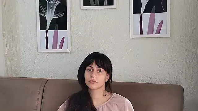 Snapshot of Blue_butterfly chatting on January 17, 2025, 11:49 am Blue butterfly online show from January 17, 2025, 11:49 am