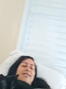 Snapshot of Blue_butterfly chatting on November 23, 2025, 6:52 pm Blue butterfly online show from November 23, 2025, 6:52 pm