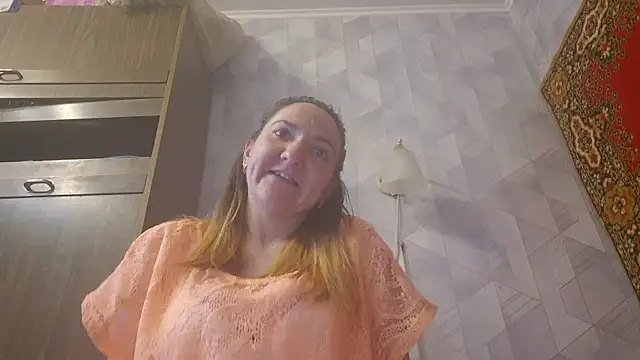 Snapshot of EstrellaWalters chatting on May 16, 2026, 8:55 am EstrellaWalters online show from May 16, 2026, 8:55 am