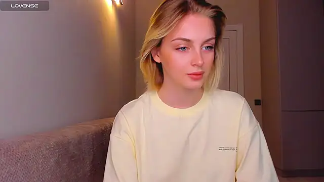 pretty girlnextdoor online show from December 5, 2024, 6:00 pm