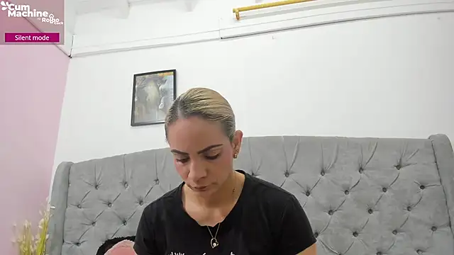 Valesskahall online show from October 8, 2025, 12:03 pm