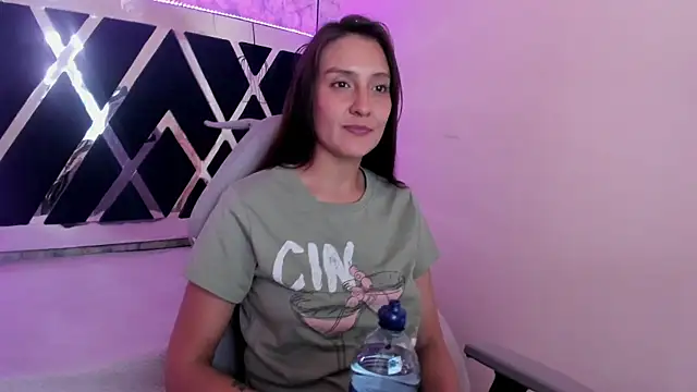  alaia collway  online show from February 3, 2025, 3:17 pm