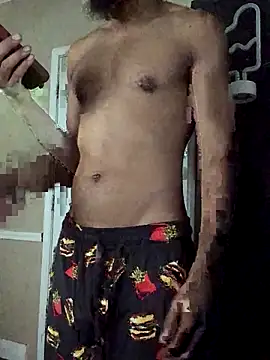 Snapshot of yosparky chatting on October 7, 2025, 7:55 pm yosparky online show from October 7, 2025, 7:55 pm