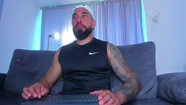 Snapshot of roman_muscle chatting on February 19, 2026, 9:22 pm roman muscle online show from February 19, 2026, 9:22 pm