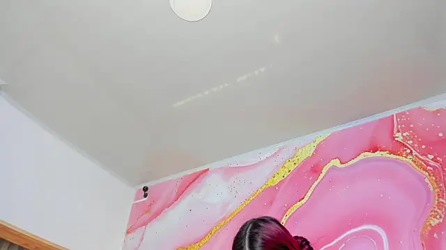 Daisy  rose online show from March 18, 2026, 3:09 am