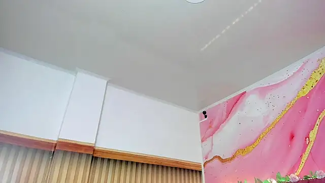 Daisy  rose online show from May 18, 2026, 3:02 am