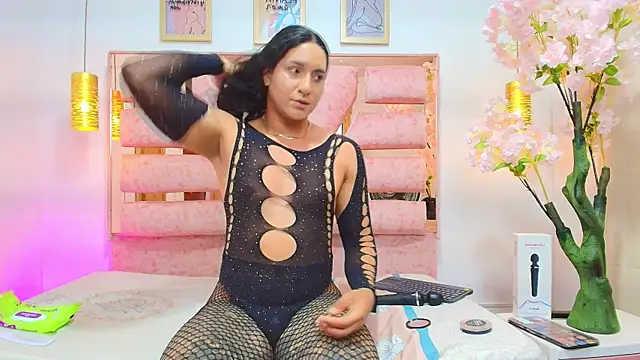 Snapshot of Alison_Chan_ chatting on July 14, 2026, 9:20 pm Alison Chan online show from July 14, 2026, 9:20 pm