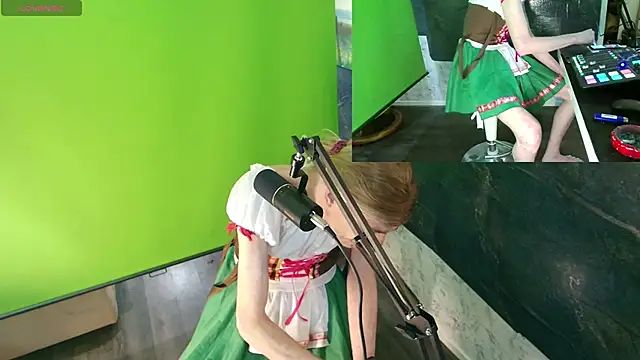 Snapshot of Doggyray44 chatting on December 19, 2024, 10:21 pm Doggyray44 online show from December 19, 2024, 10:21 pm