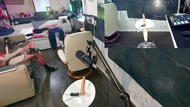 Snapshot of Doggyray44 chatting on December 20, 2024, 1:25 am Doggyray44 online show from December 20, 2024, 1:25 am