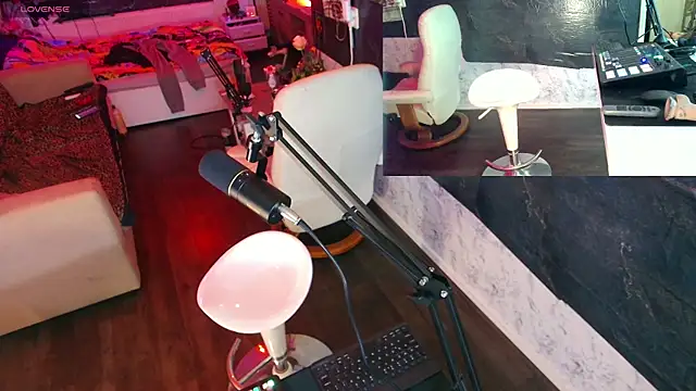 Snapshot of Doggyray44 chatting on December 22, 2024, 3:44 am Doggyray44 online show from December 22, 2024, 3:44 am